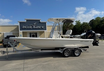 2027 Key West 230 Bay Reef White Boat